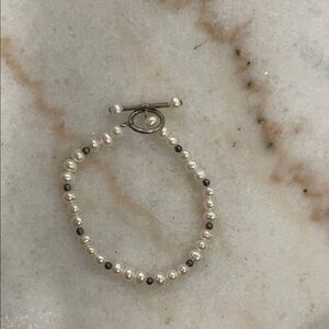 Elegant Pearl Bracelet with Silver Accents
